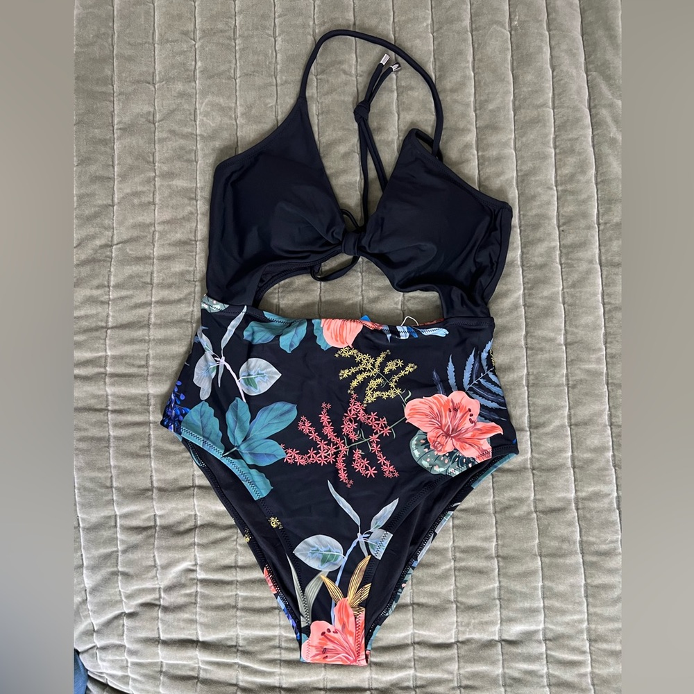 Cupshe one piece cutout swimsuit